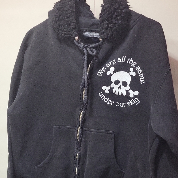 Black Hoodie with Skull Design - Picture 1 of 7